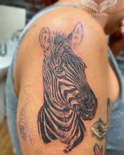 Kat Swann tattoo 049