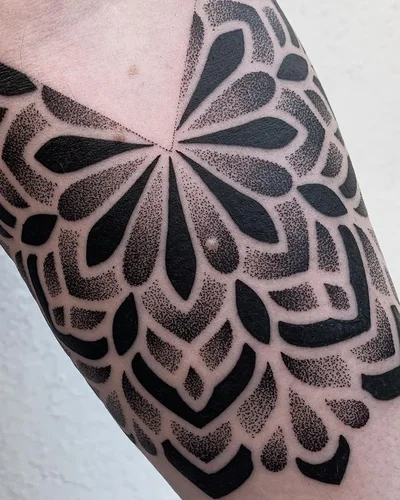 Tyler Hill tattoo 014
