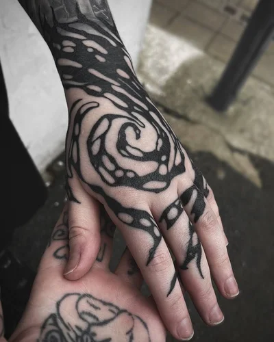 Tyler Hill tattoo 022