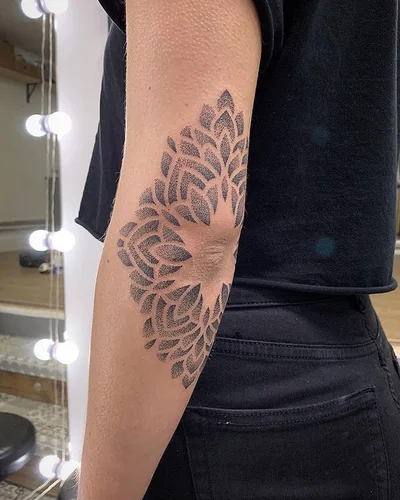 Tyler Hill tattoo 037