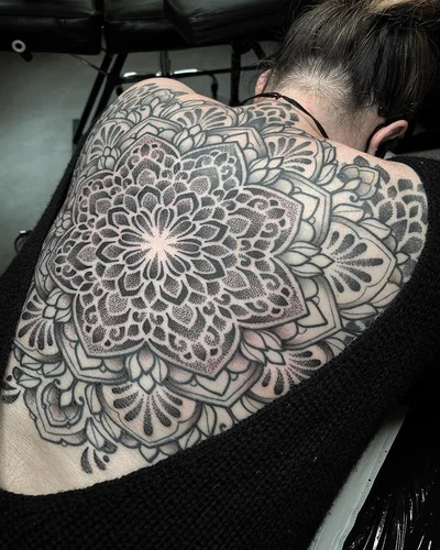 Tyler Hill tattoo 042