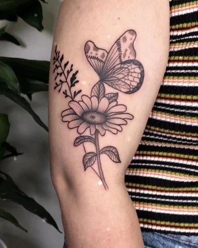 Uliana Gromova tattoo 013