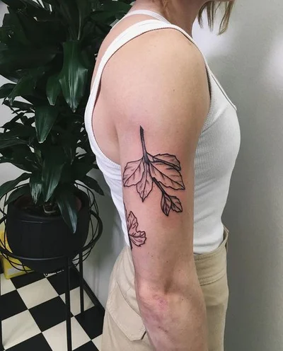 Uliana Gromova tattoo 041