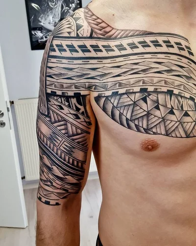 Sven tattoo 010