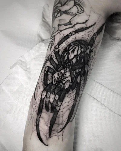 Uri Torras tattoo 032