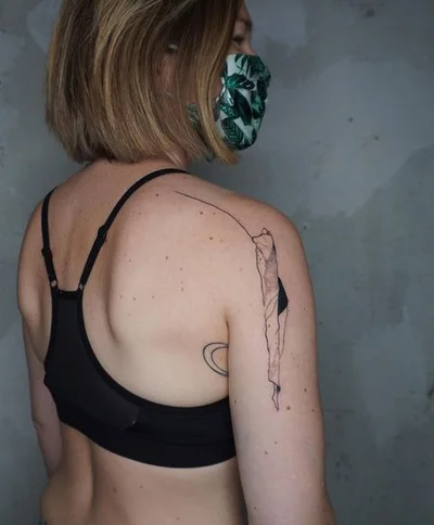 Anna Ustrehova tattoo 021