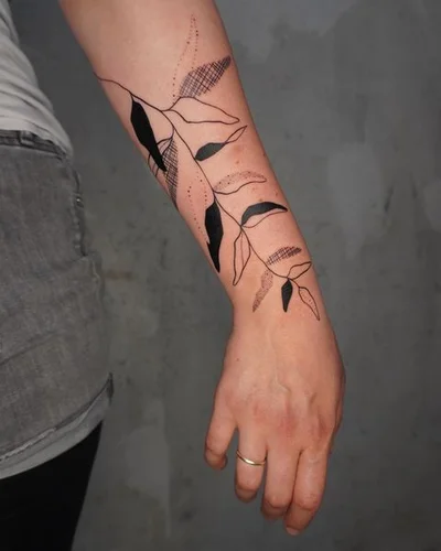 Anna Ustrehova tattoo 029