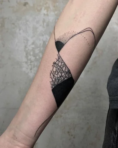 Anna Ustrehova tattoo 037