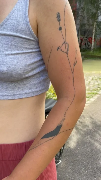 Anna Ustrehova tattoo 042