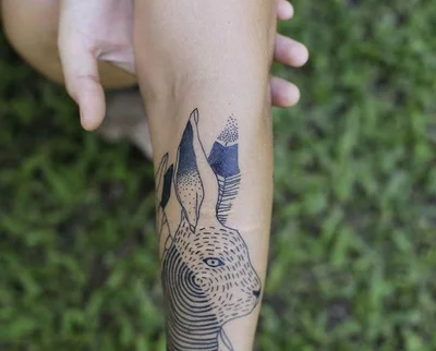 Anna Ustrehova tattoo 050