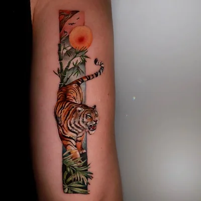 Vanessa Ross tattoo 017