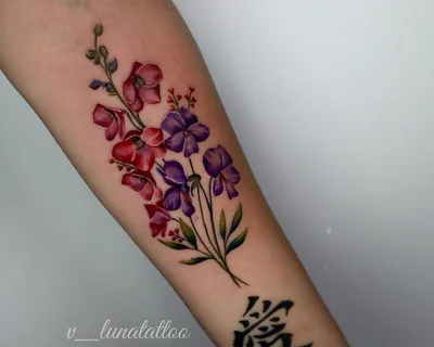 Vanessa Ross tattoo 019
