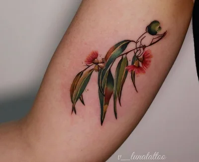 Vanessa Ross tattoo 025
