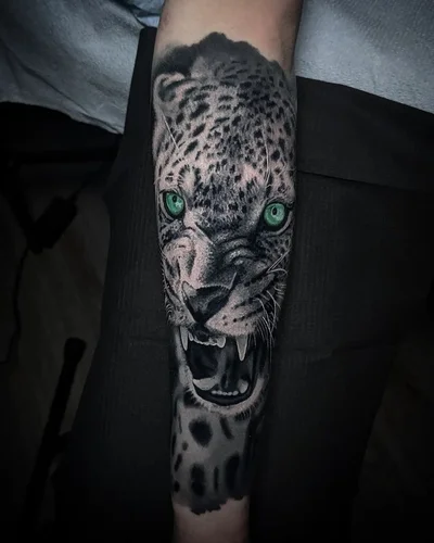 Val McBain tattoo 027