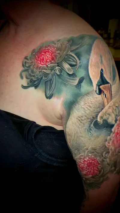 Val McBain tattoo 037