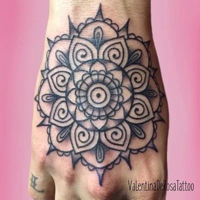 Valentina De Rosa tattoo 015
