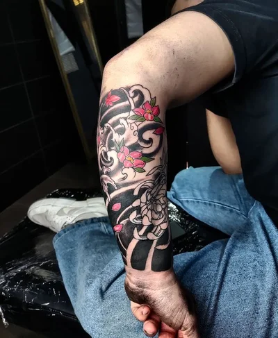 Vanesa Charmani tattoo 015