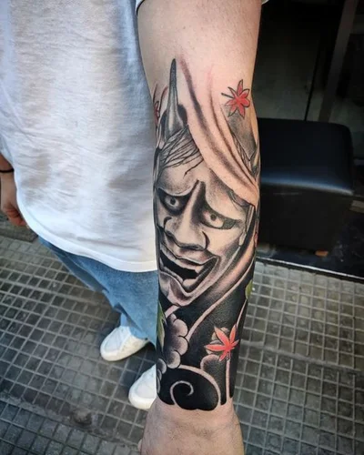 Vanesa Charmani tattoo 019