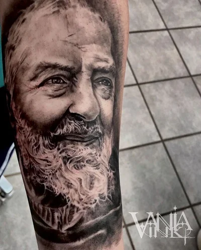 Vania tattoo 021