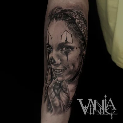 Vania tattoo 030
