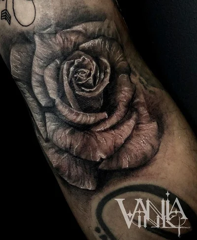 Vania tattoo 035