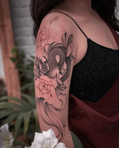 Varya Romanchyk tattoo 008