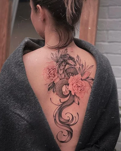 Varya Romanchyk tattoo 009