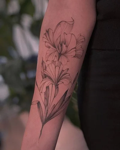 Varya Romanchyk tattoo 011