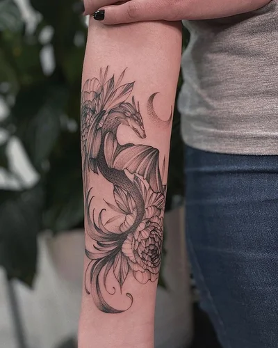 Varya Romanchyk tattoo 014