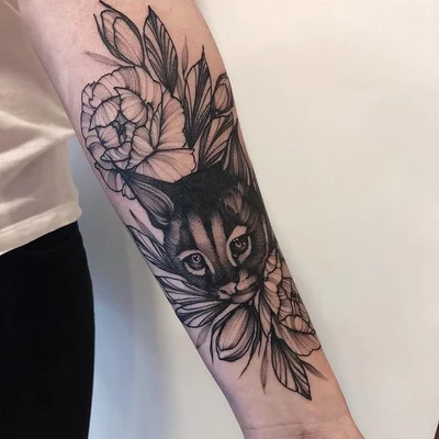 Varya Romanchyk tattoo 015