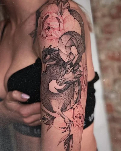 Varya Romanchyk tattoo 016