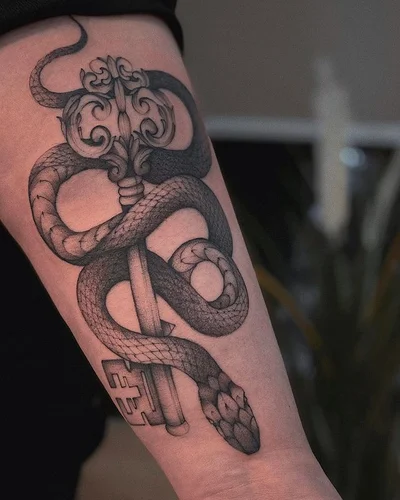 Varya Romanchyk tattoo 019