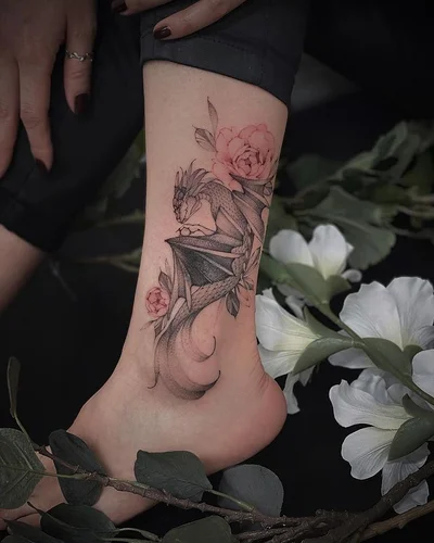 Varya Romanchyk tattoo 025