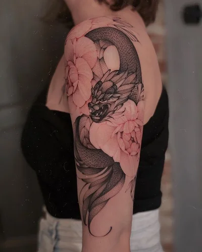 Varya Romanchyk tattoo 026