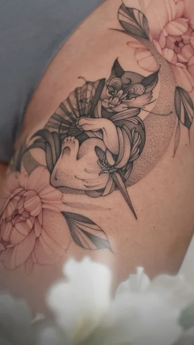 Varya Romanchyk tattoo 036