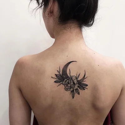 Varya Romanchyk tattoo 041