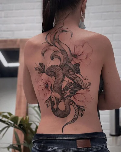 Varya Romanchyk tattoo 043