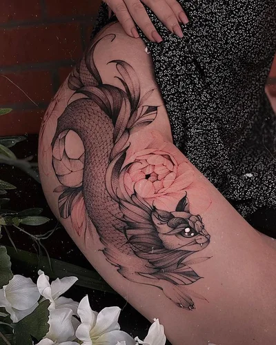Varya Romanchyk tattoo 045
