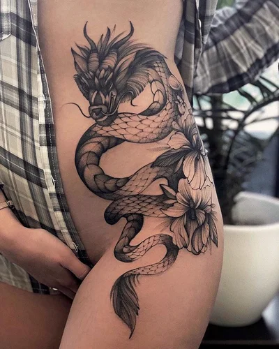 Varya Romanchyk tattoo 049