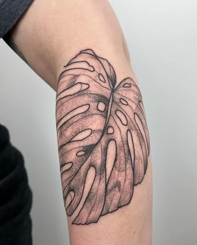 Vera Ickler tattoo 007