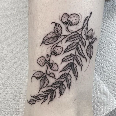 Vera Ickler tattoo 028