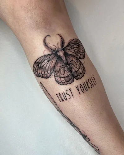 Vera Ickler tattoo 039