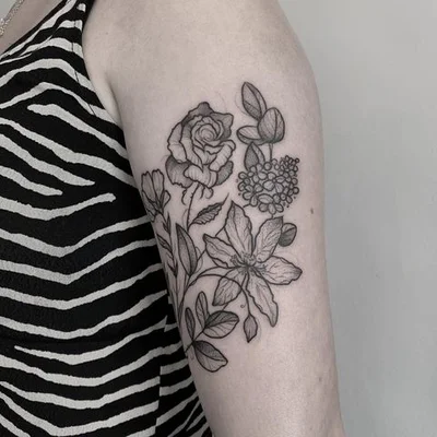 Vera Ickler tattoo 040