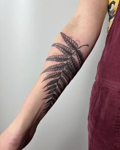 Vera Ickler tattoo 045