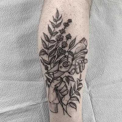Vera Ickler tattoo 050