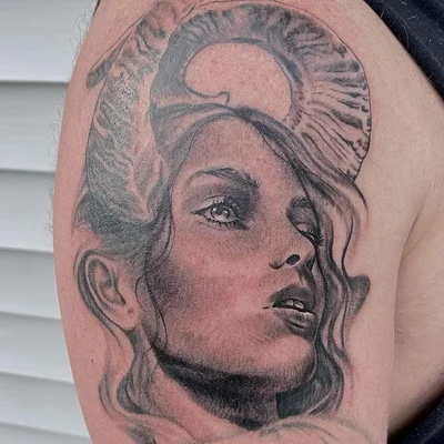 Veronica Hahn tattoo 009