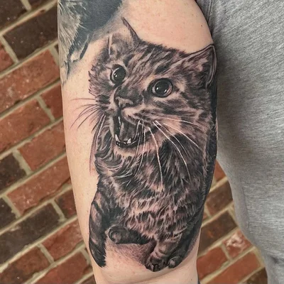 Veronica Hahn tattoo 011