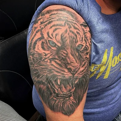 Veronica Hahn tattoo 013