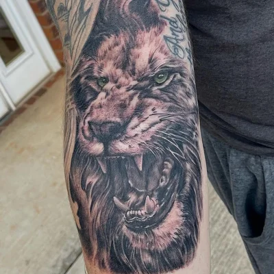 Veronica Hahn tattoo 030