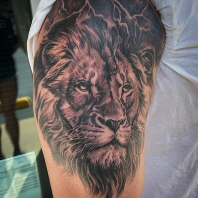 Veronica Hahn tattoo 040